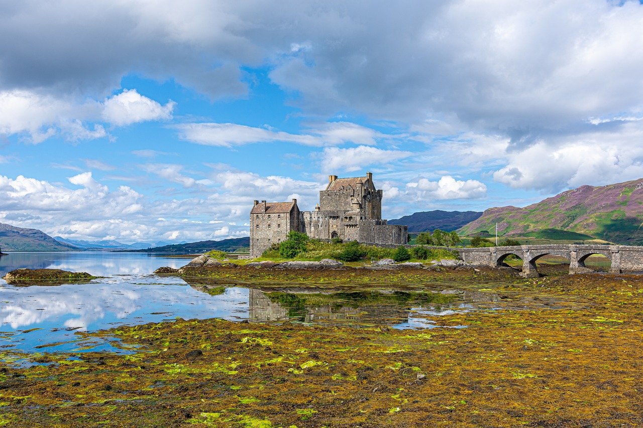 scottish castle 7361042 1280