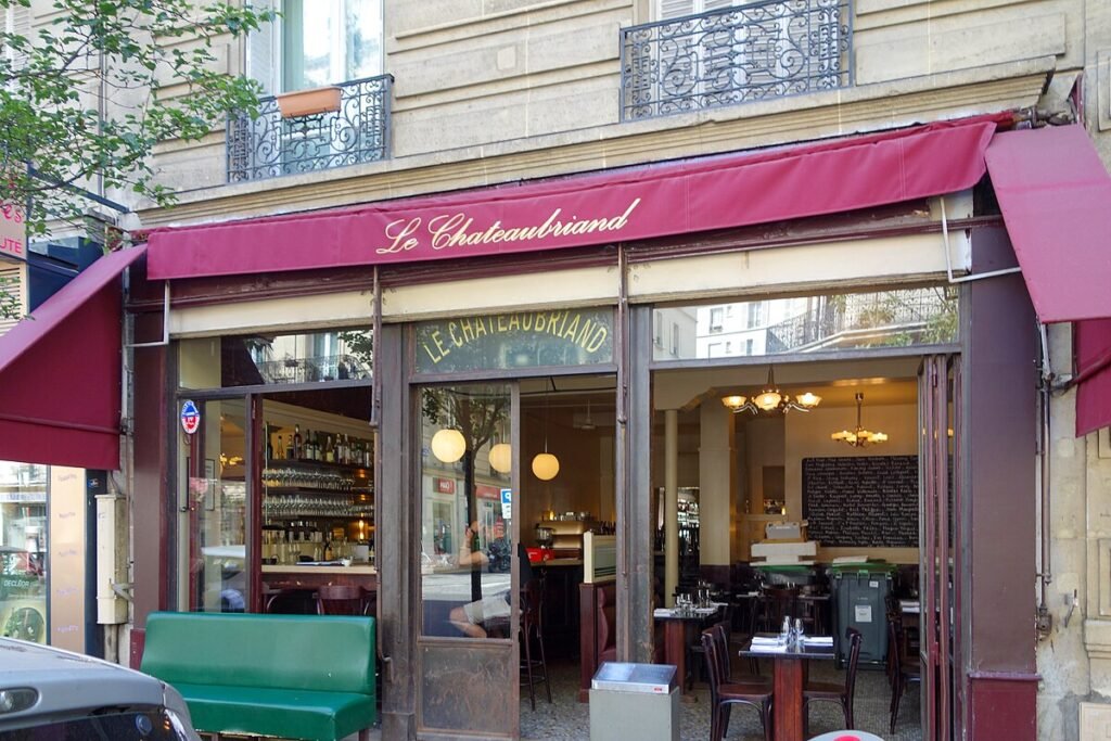 the interface of Le Chateaubriand