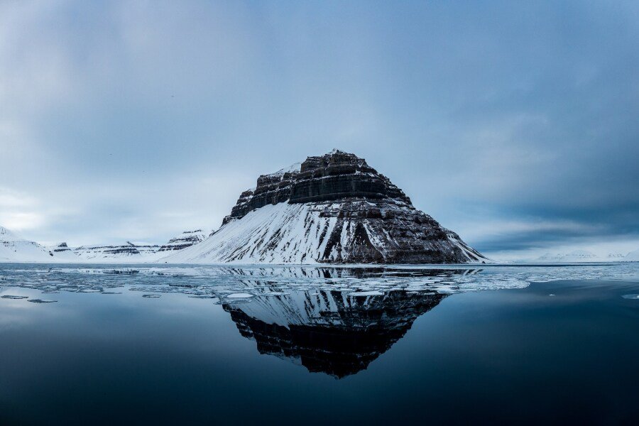 Polar Expeditions in January: Exploring Svalbard’s Arctic Wilderness