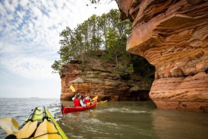 Apostle Islands, Wisconsin – Exploring the Breathtaking Sea Caves & Ice Formations