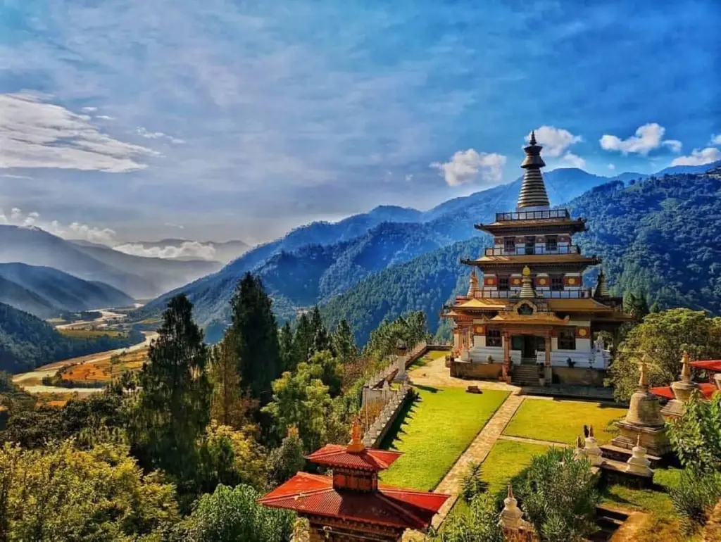 The Ultimate Guide to Hidden Gems in June: Off-the-Grid Destinations for Discerning Travelers 33 The Ultimate Guide to Hidden Gems in June: Off-the-Grid Destinations for Discerning Travelers