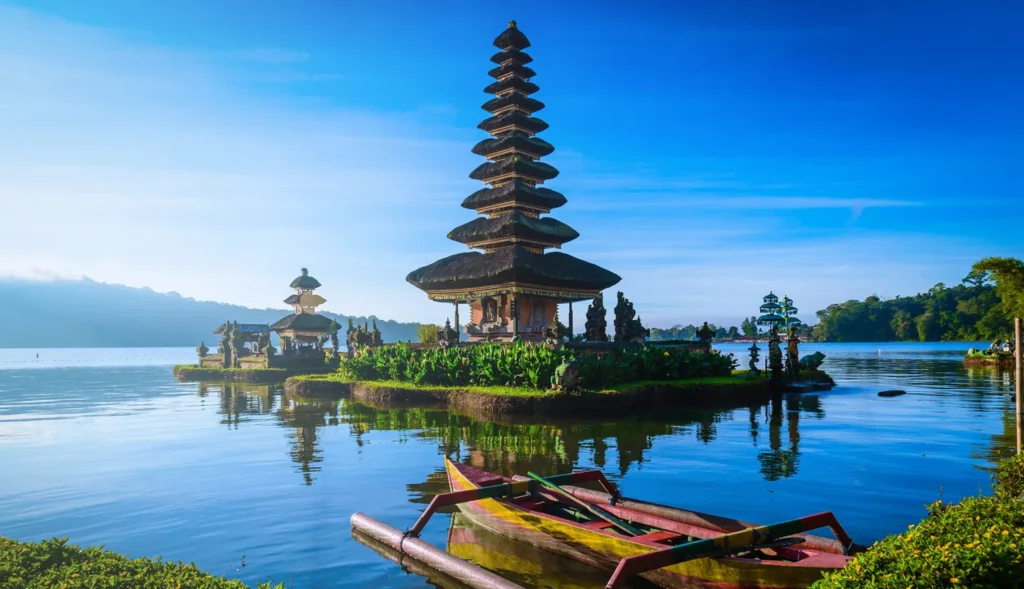 Best Places to Go on a Romantic Honeymoon in August 33 August honeymoon destinations