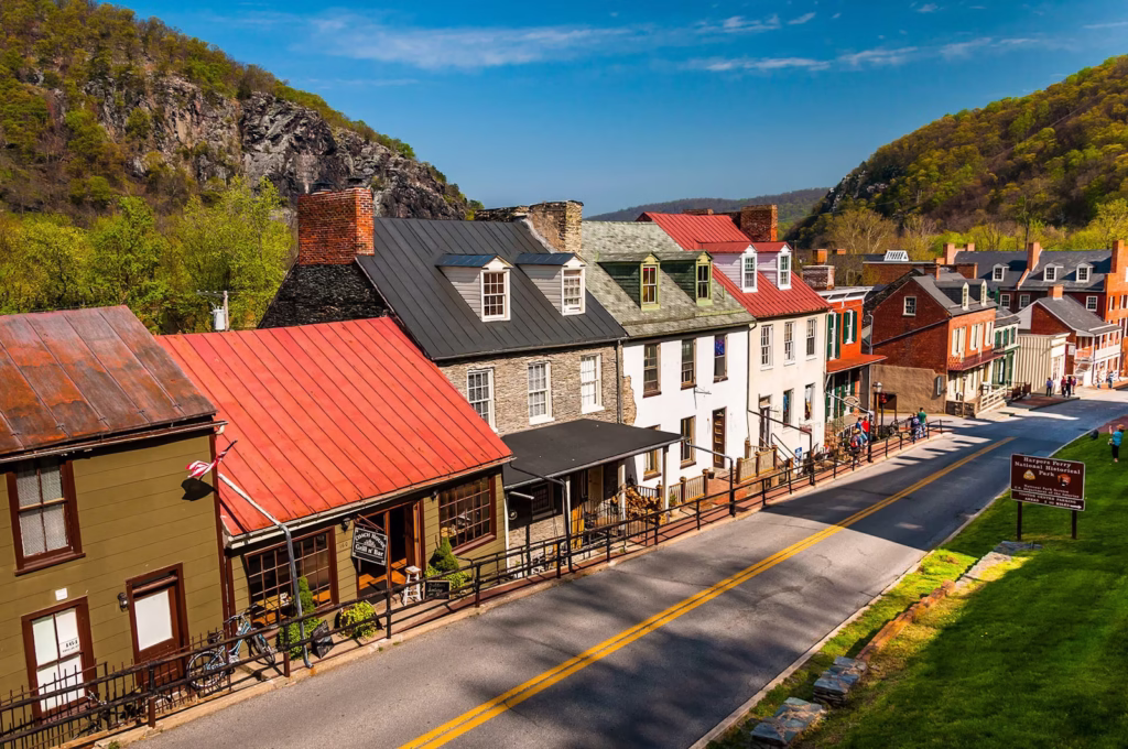 Day Trips from Washington, D.C.: Your Complete Guide to Timeless Getaways 36 day trips from dc