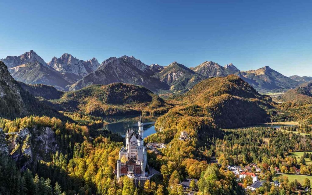 Top 10 Places to Visit This October: Embrace the Fall Vibes 31 Places to Visit This October